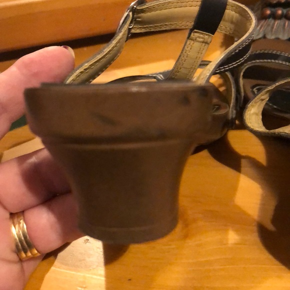 Rony by Olivia Sandals - Picture 3 of 5